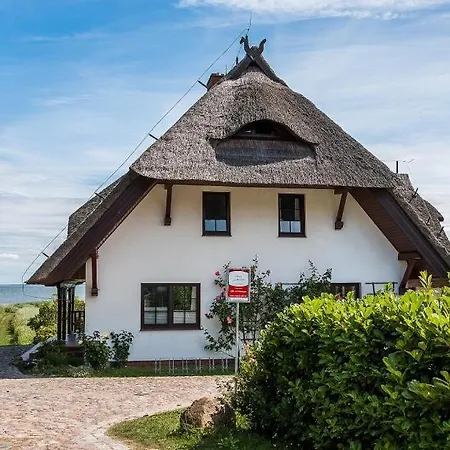 Haus Am Bodden 02 * Ahrenshoop